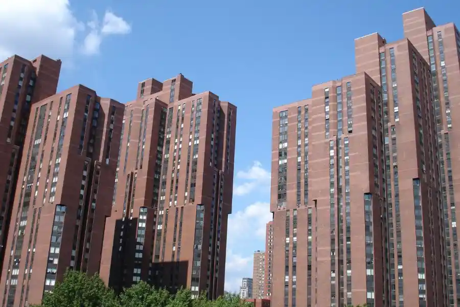 A luxurious high-rise building in NYC, representing record-breaking apartment sales.