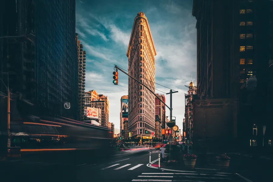 How Long Does It Really Take to Buy an Apartment in Manhattan? An Honest, Calm, No-Nonsense Breakdown