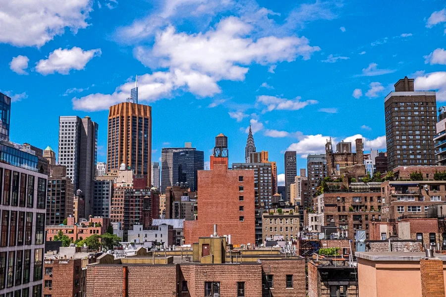 Sell and Buy at the Same Time in Manhattan