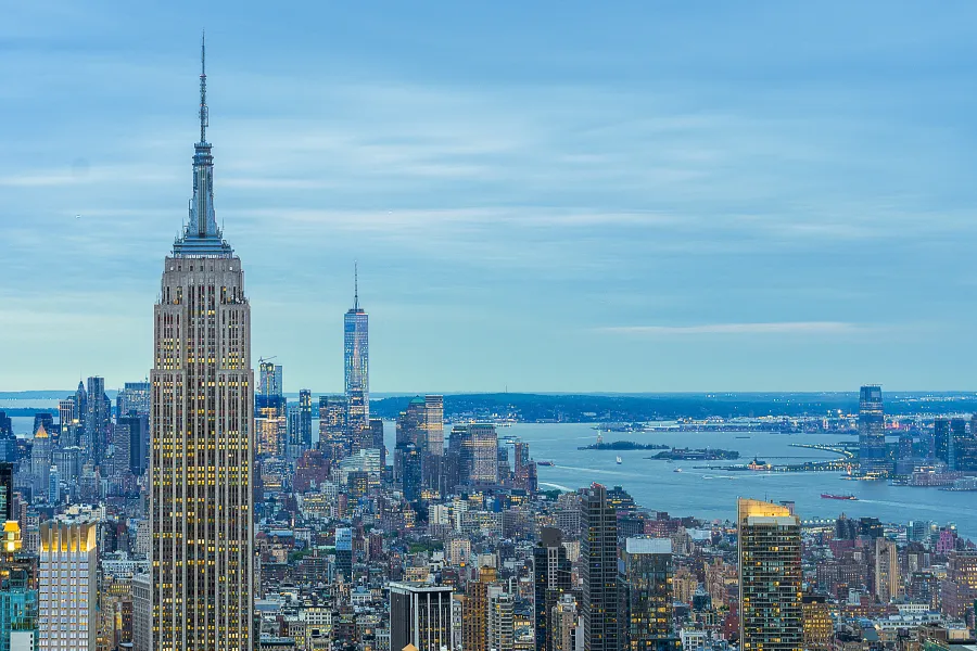 Selling a FiDi Condo With a View at Risk